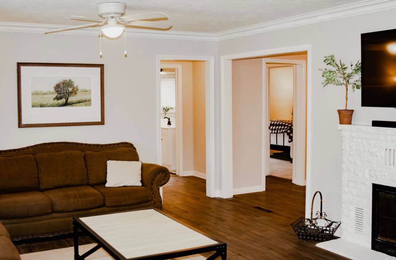 Alpine View Family Room 2.jpg